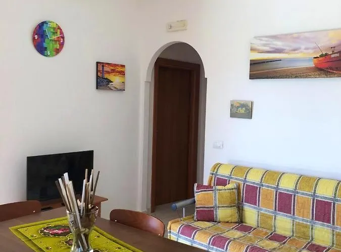 Charming In With Fenced Garden *