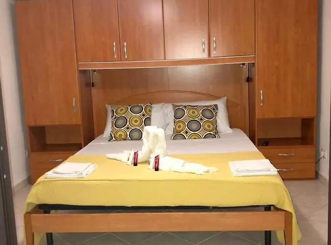 Charming In With Fenced Garden