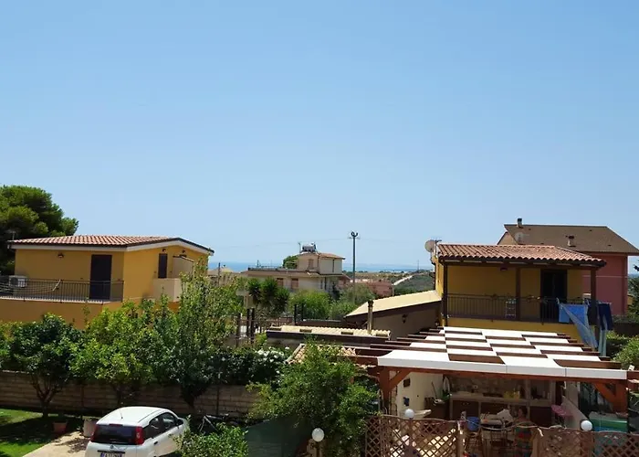 Charming In With Fenced Garden * Lido di Noto