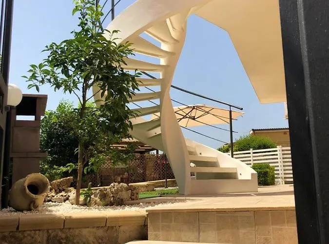 Apartment Charming In With Fenced Garden Lido di Noto