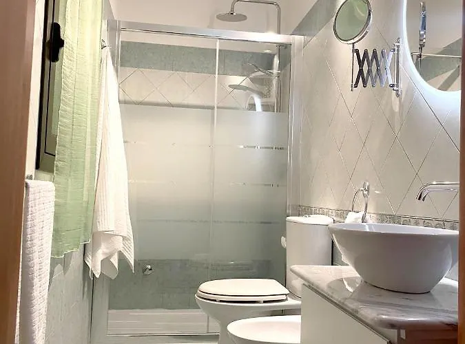 Charming In With Fenced Garden *